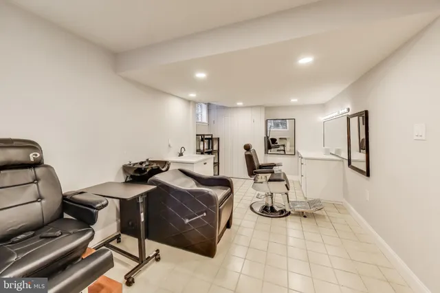 $1,700,000 | 3100 North Glebe Road, Arlington, VA 22207