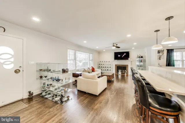 $1,700,000 | 3100 North Glebe Road, Arlington, VA 22207