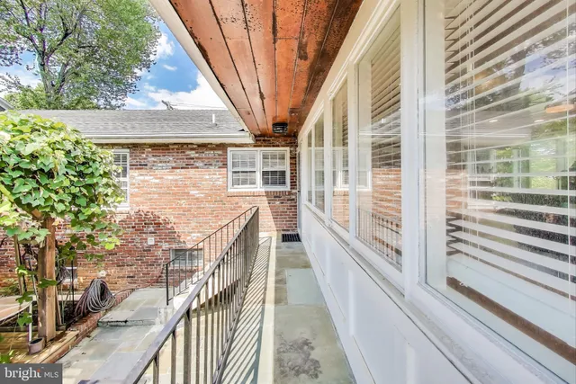 $1,700,000 | 3100 North Glebe Road, Arlington, VA 22207