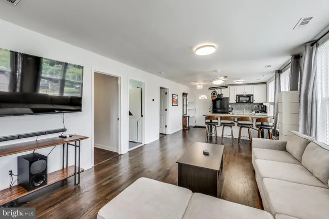 $1,700,000 | 3100 North Glebe Road, Arlington, VA 22207