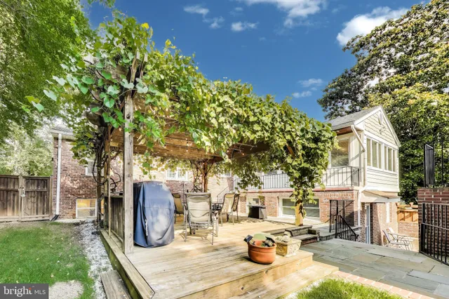 $1,700,000 | 3100 North Glebe Road, Arlington, VA 22207