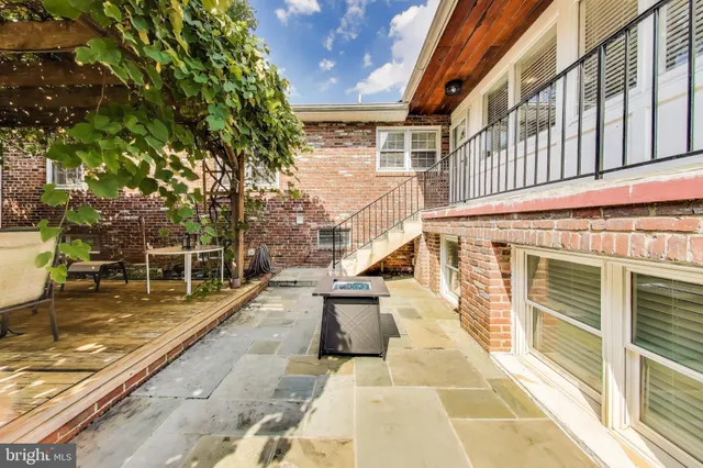 $1,700,000 | 3100 North Glebe Road, Arlington, VA 22207