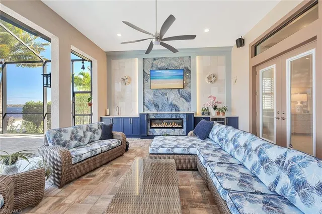 $3,749,777 | 9087 Breakwater Drive, Naples, FL 34120