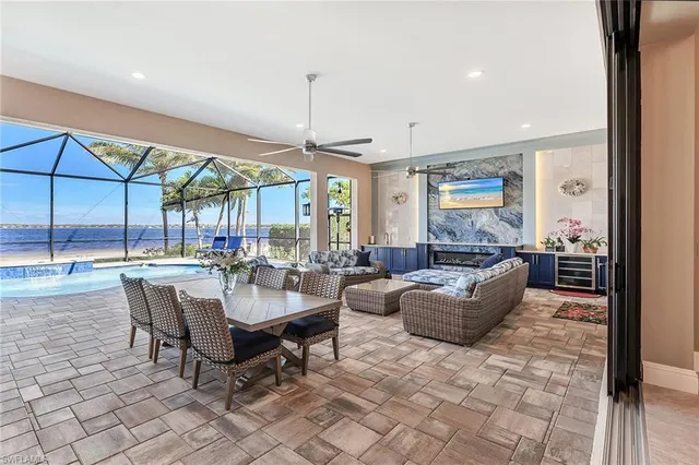 $3,749,777 | 9087 Breakwater Drive, Naples, FL 34120