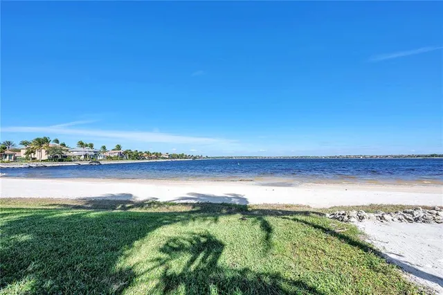$3,749,777 | 9087 Breakwater Drive, Naples, FL 34120