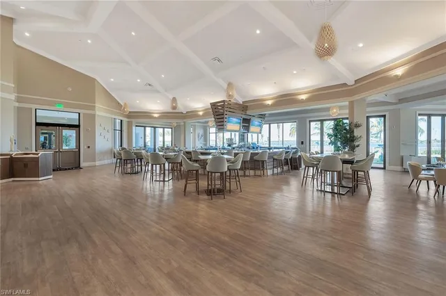 $3,749,777 | 9087 Breakwater Drive, Naples, FL 34120