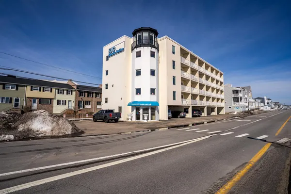 $320,000 | 703 Ocean Boulevard, Unit 307, Hampton, NH 03842
