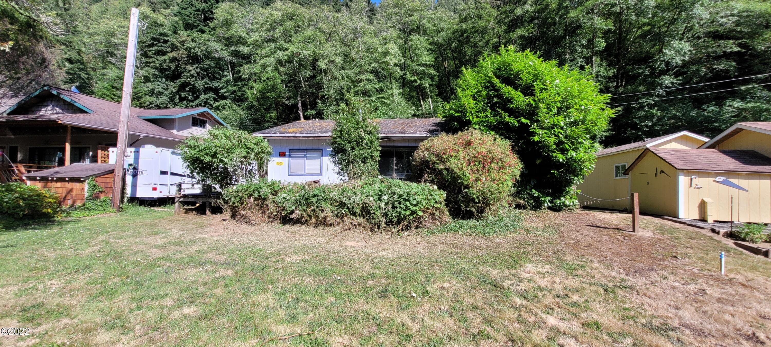 325 East Aldersprings Road Waldport, OR 97394 - Photo 6 of 7 Riverside