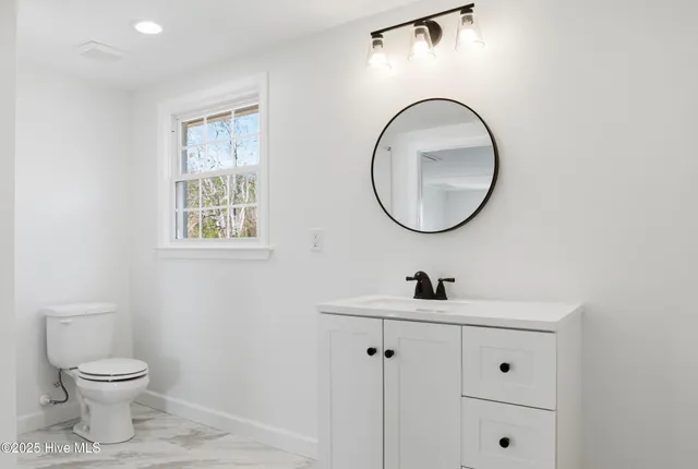 $400,000 | 2141 Caratoke Highway, Moyock, NC 27958