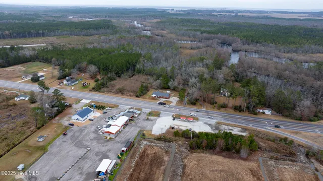 $400,000 | 2141 Caratoke Highway, Moyock, NC 27958