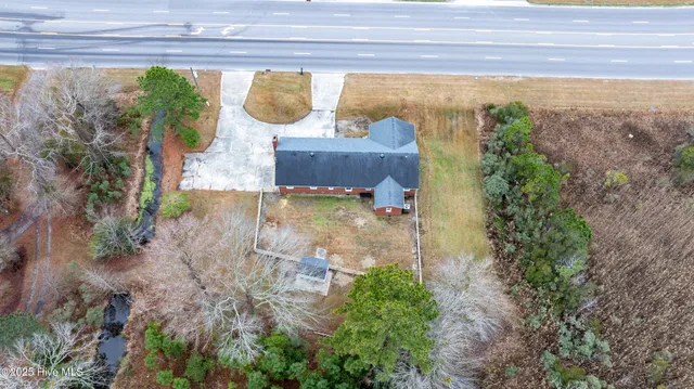$400,000 | 2141 Caratoke Highway, Moyock, NC 27958