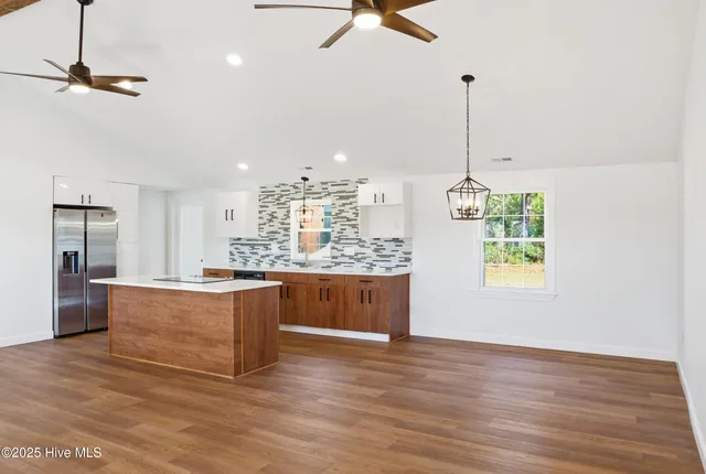 $400,000 | 2141 Caratoke Highway, Moyock, NC 27958