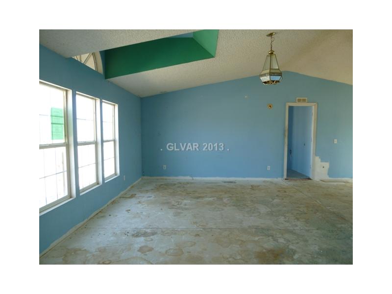 3261 West Wilson Road Pahrump, NV 89048 - Photo 11 of 13 Living Room.