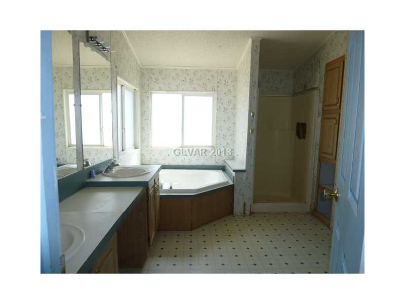 Master Bath/Spa.