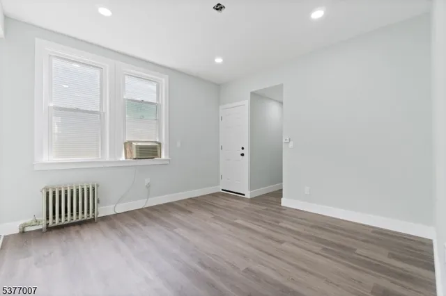 $3,000 | 114 Littleton Avenue, Newark, NJ 07103