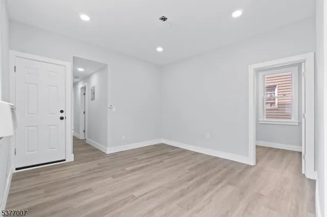 $3,000 | 114 Littleton Avenue, Newark, NJ 07103