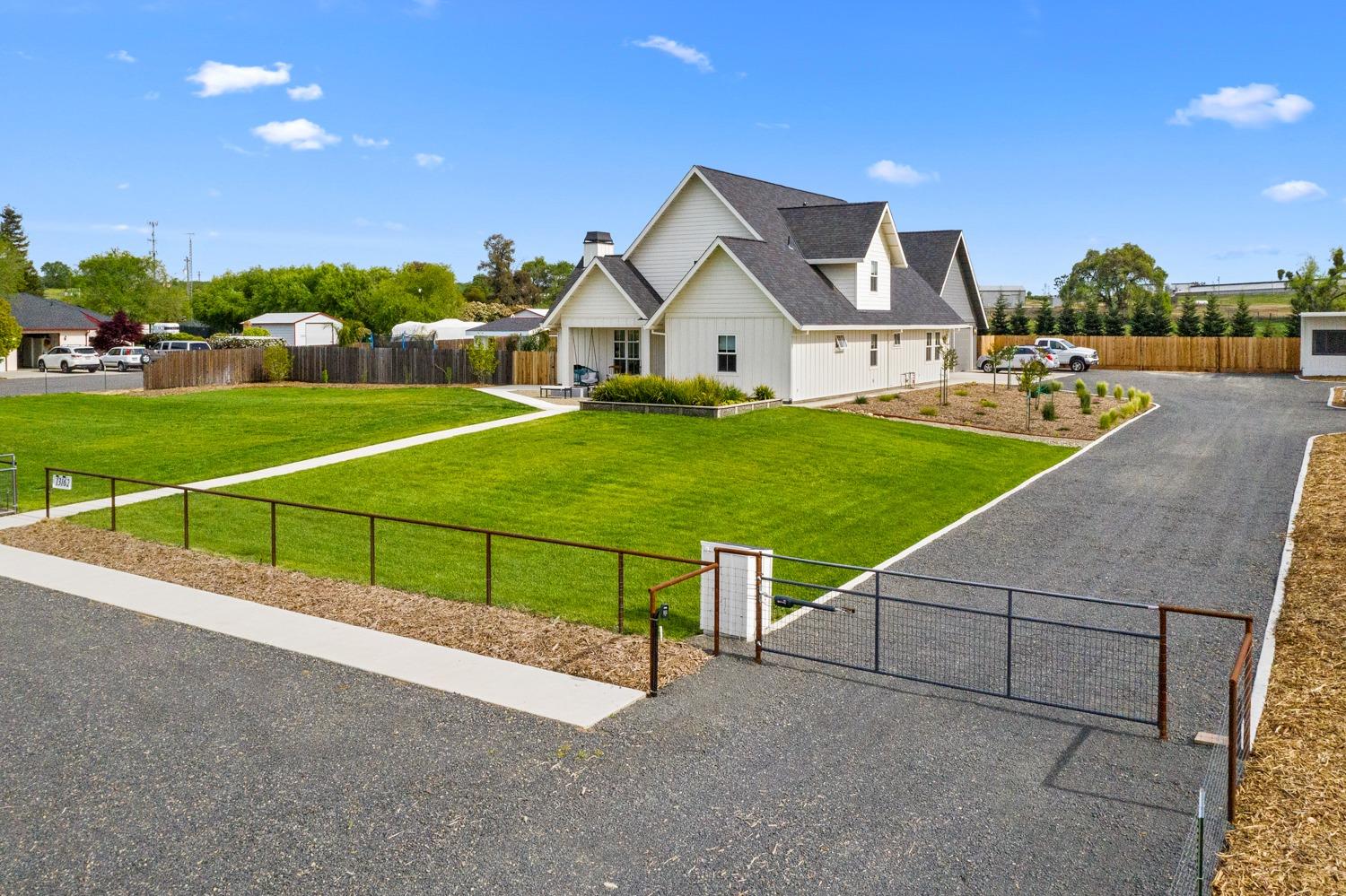 13162 Lancaster Road Oakdale, CA 95361 - Photo 5 of 75 Gallery Image 5