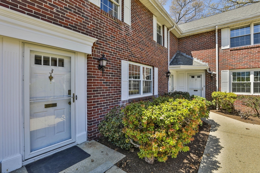 21 Westerly Street, Unit 3 Wellesley, MA 02482 - Photo 2 of 41