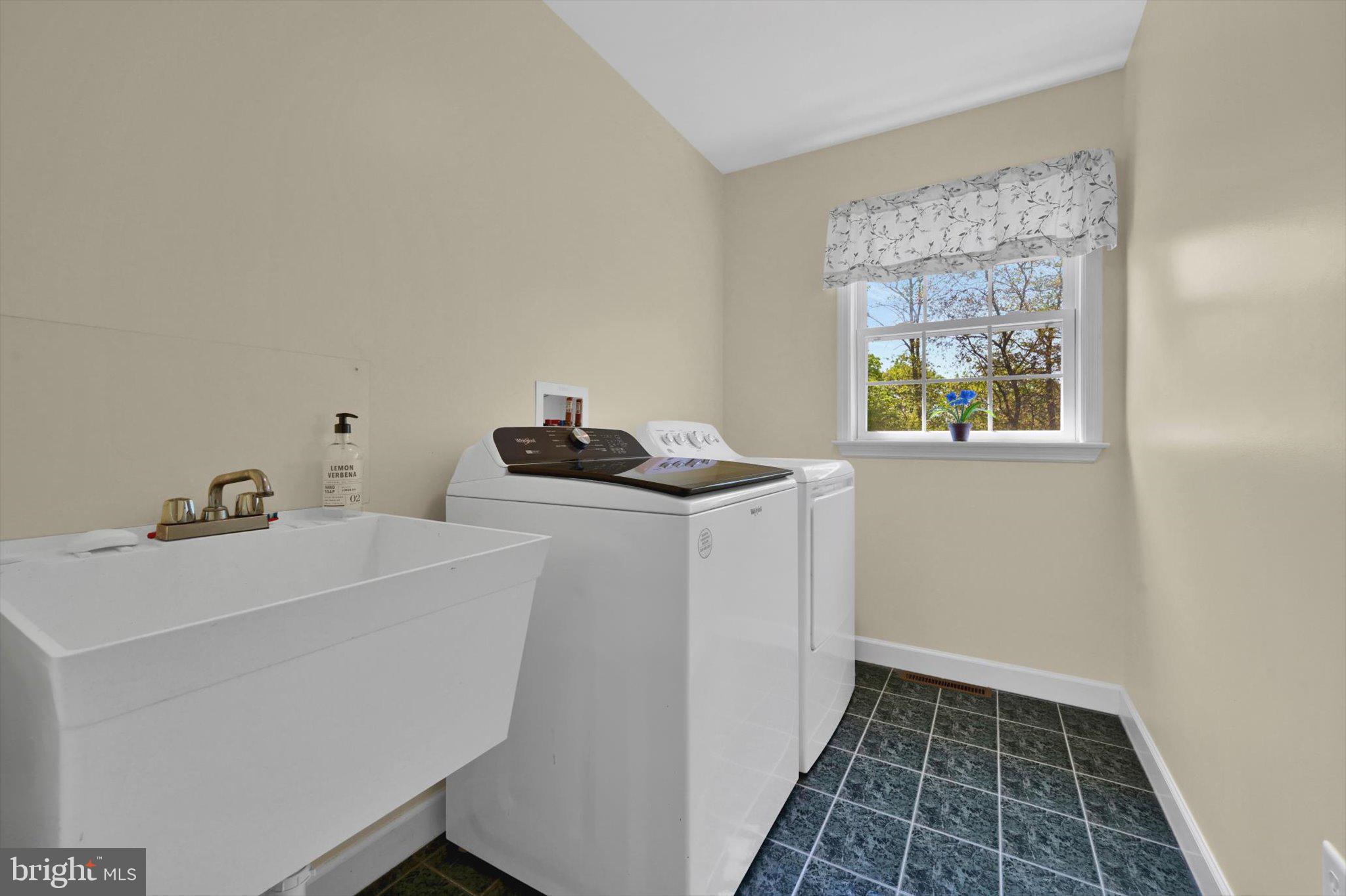 624 Stoney Run Road Pottsville, PA 17901 - Photo 26 of 40 a utility room with dryer and washer
