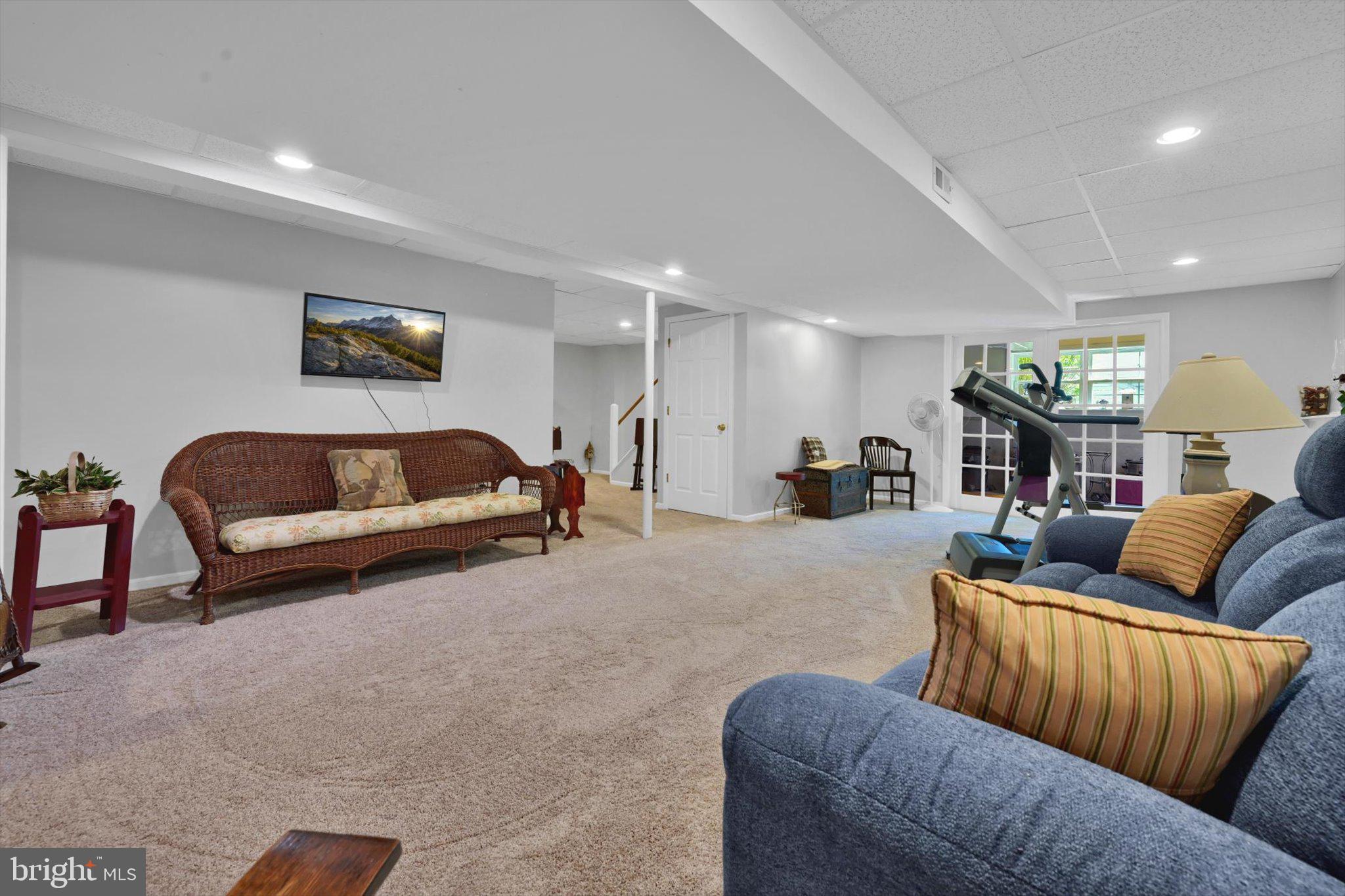 624 Stoney Run Road Pottsville, PA 17901 - Photo 32 of 40 a living room with furniture and a couch