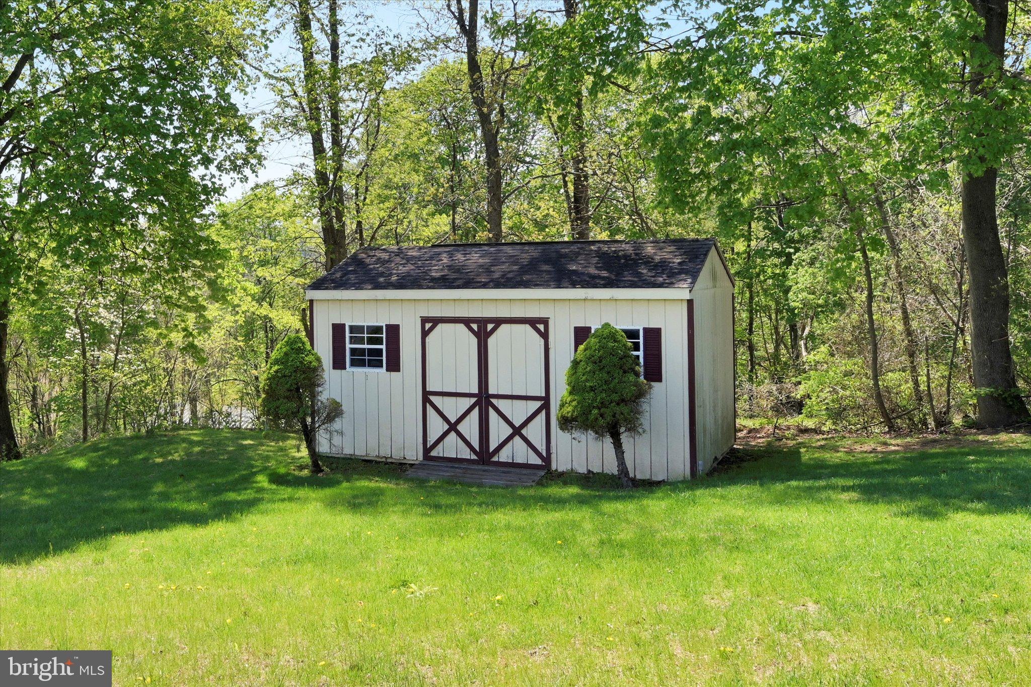624 Stoney Run Road Pottsville, PA 17901 - Photo 36 of 40 a view of a backyard with garden