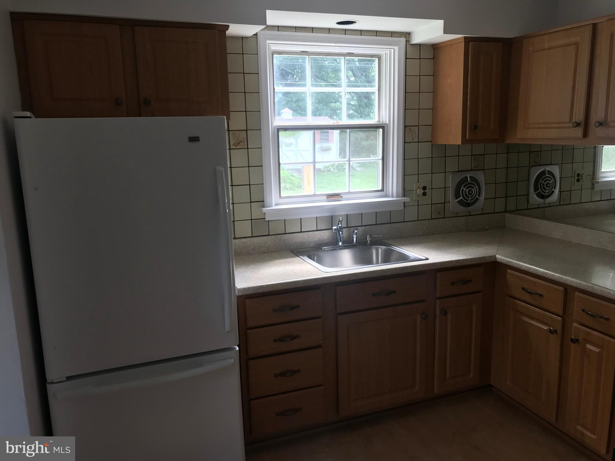 936 Catalpa Road Warminster, PA 18974 - Photo 4 of 8
