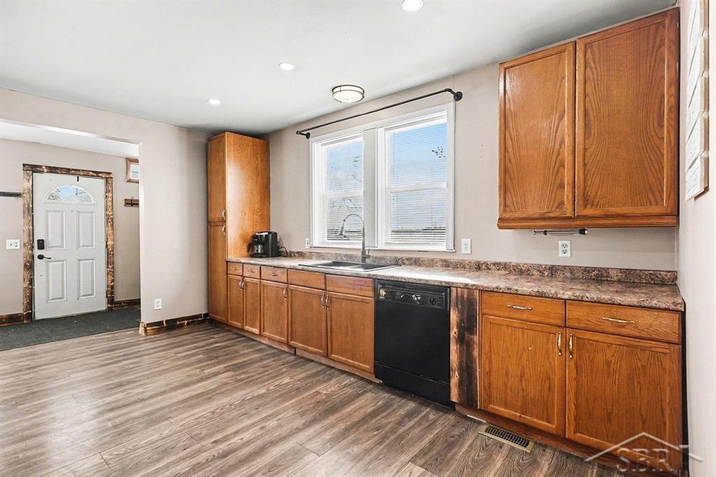 1409 Simmons Road West Branch, MI 48661 - Photo 11 of 32 50198718-7359f3e9-2b5c-4414-85b3-6c098ea29a32.JPG