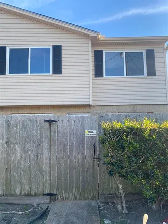 $1,350 | 992 Park Meadow Drive, Unit 10, Beaumont, TX 77706