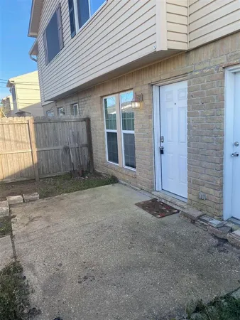 $1,350 | 992 Park Meadow Drive, Unit 10, Beaumont, TX 77706