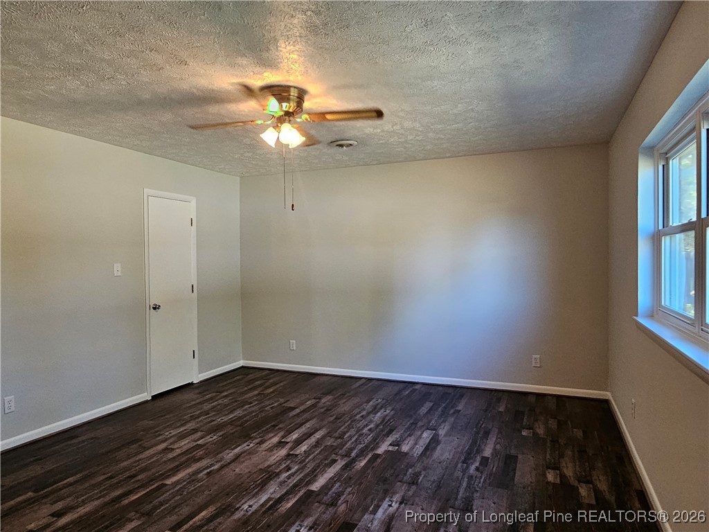 6606 Grist Mill Road Fayetteville, NC 28314 - Photo 26 of 33 OWNERS SUITE