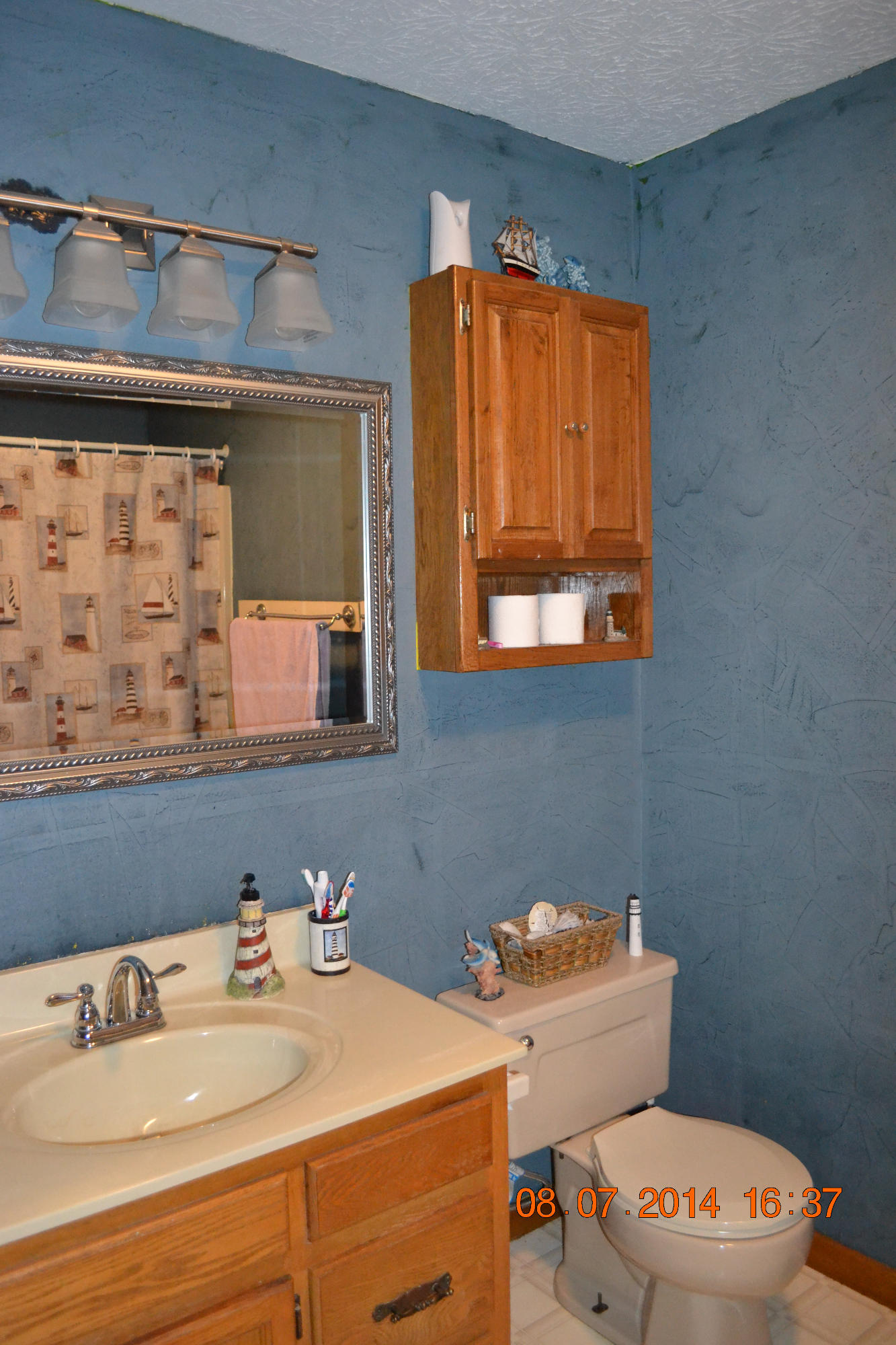 608 Webster Road Harriman, TN 37748 - Photo 24 of 37 Guest Bath A