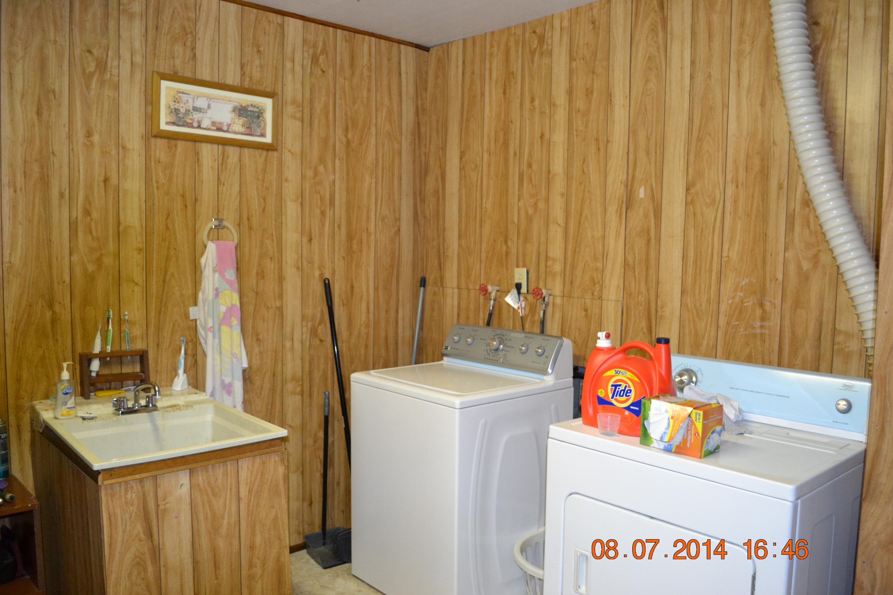 608 Webster Road Harriman, TN 37748 - Photo 27 of 37 Laundry with half bath