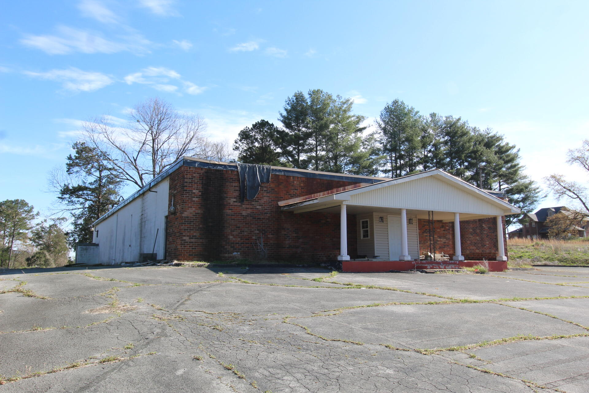 2045 North Main Street Whitwell, TN 37397 - Photo 2 of 7 IMG_6094