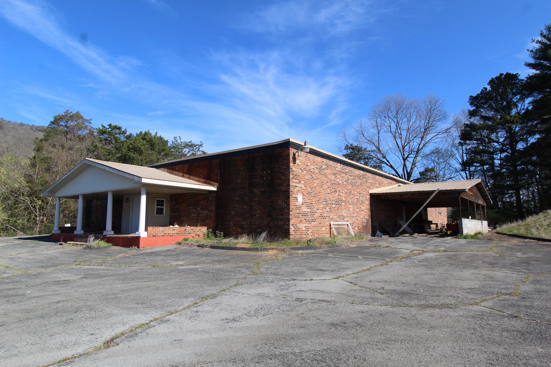 2045 North Main Street Whitwell, TN 37397 - Photo 3 of 7 IMG_6097