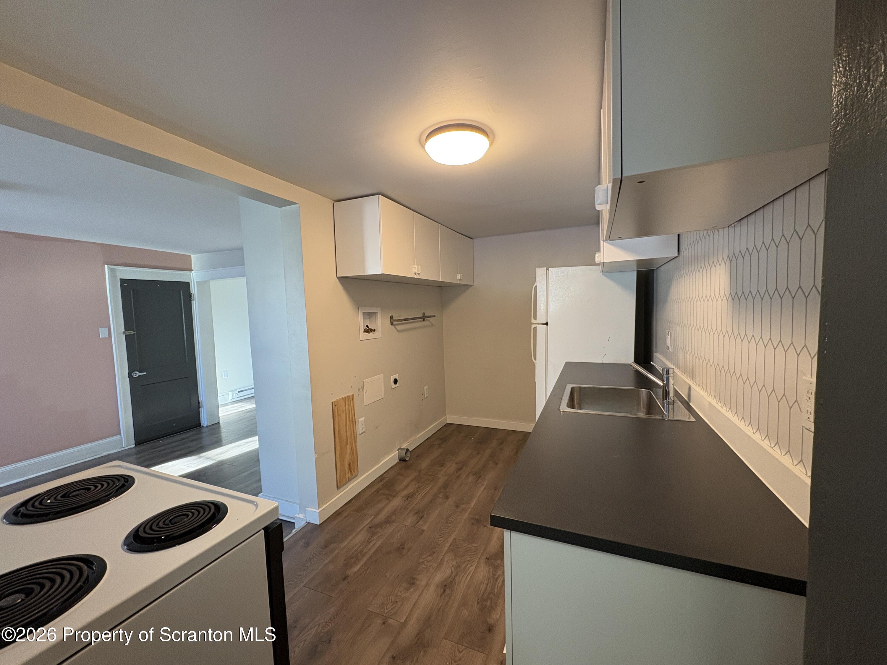 511 Oak Street Old Forge, PA 18518 - Photo 6 of 14 Kitchen