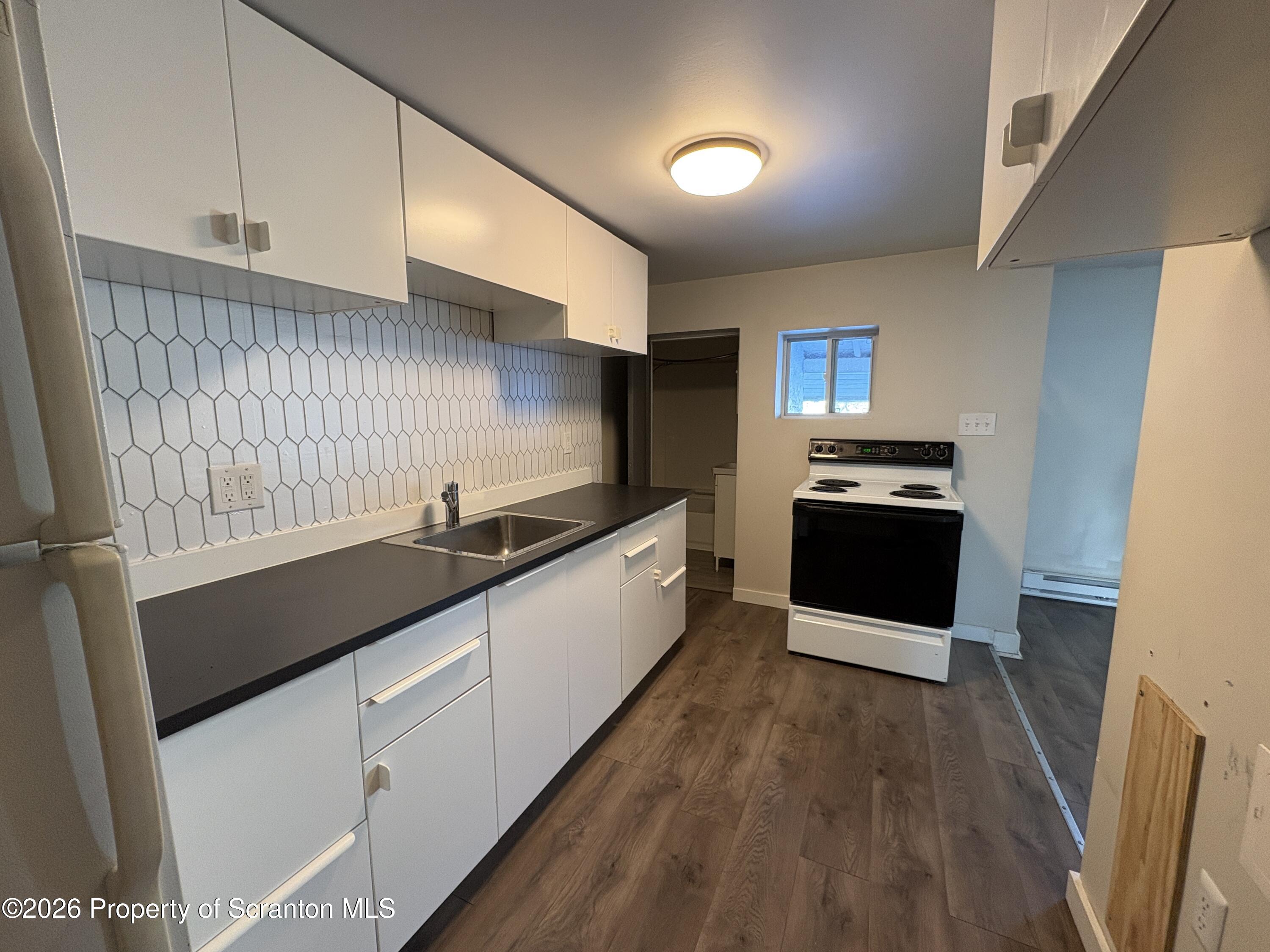 511 Oak Street Old Forge, PA 18518 - Photo 7 of 14 Kitchen