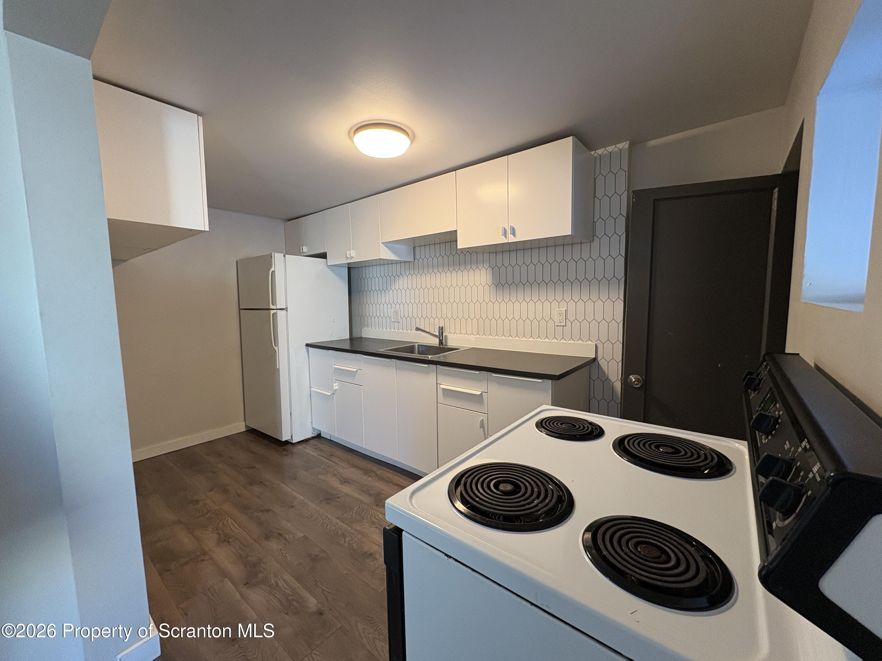 511 Oak Street Old Forge, PA 18518 - Photo 8 of 14 Kitchen