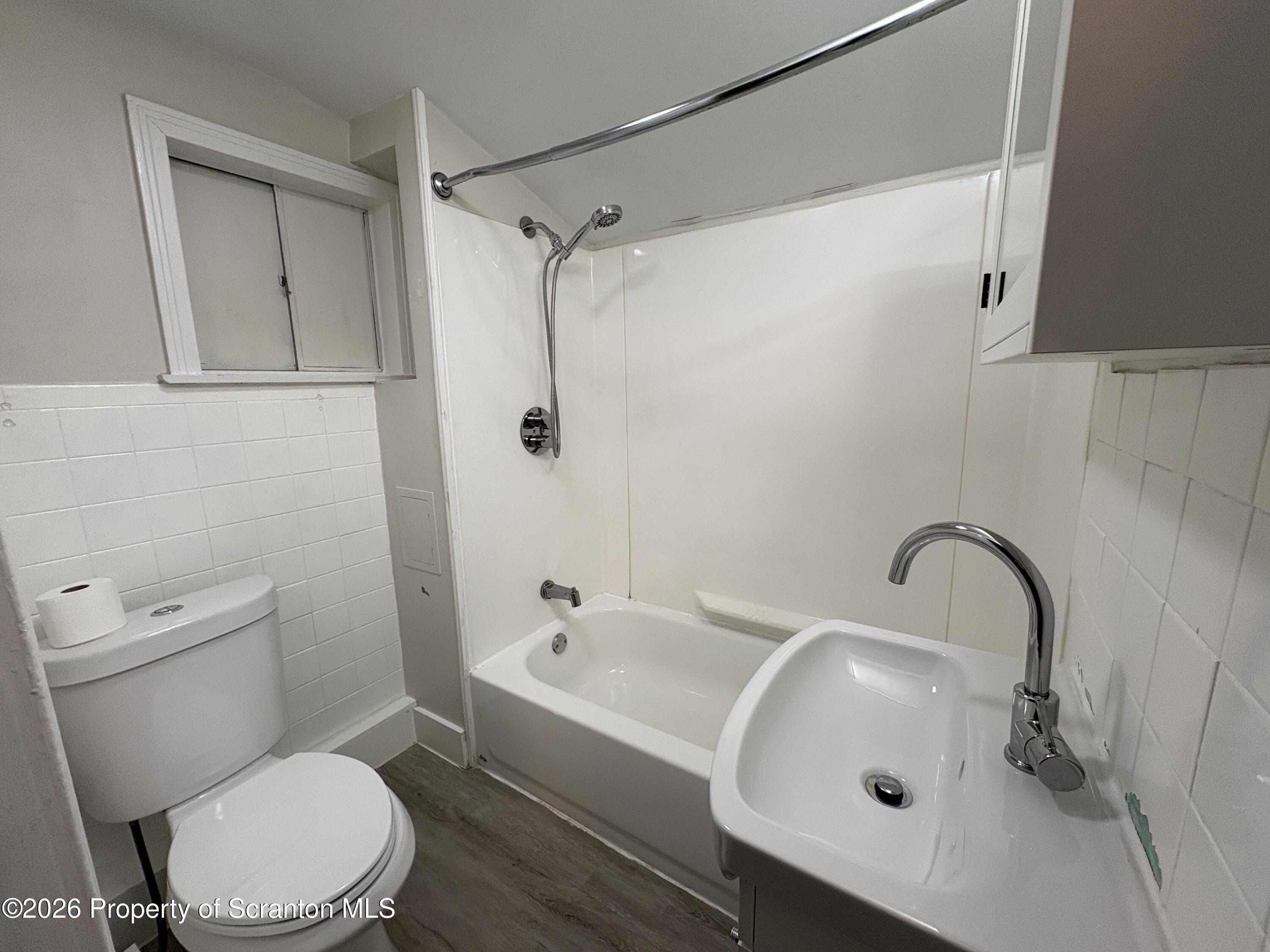 511 Oak Street Old Forge, PA 18518 - Photo 9 of 14 Primary Bathroom