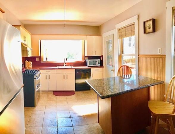 11 Emerald Road Nahant, MA 01908 - Photo 5 of 24 Gallery Image 5