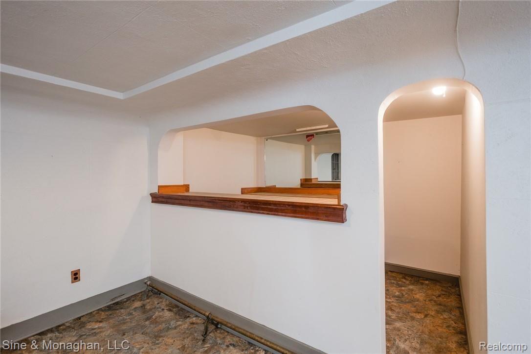 561 Middlesex Road Grosse Pointe, MI 48230 - Photo 38 of 53 IMG_5738.jpg