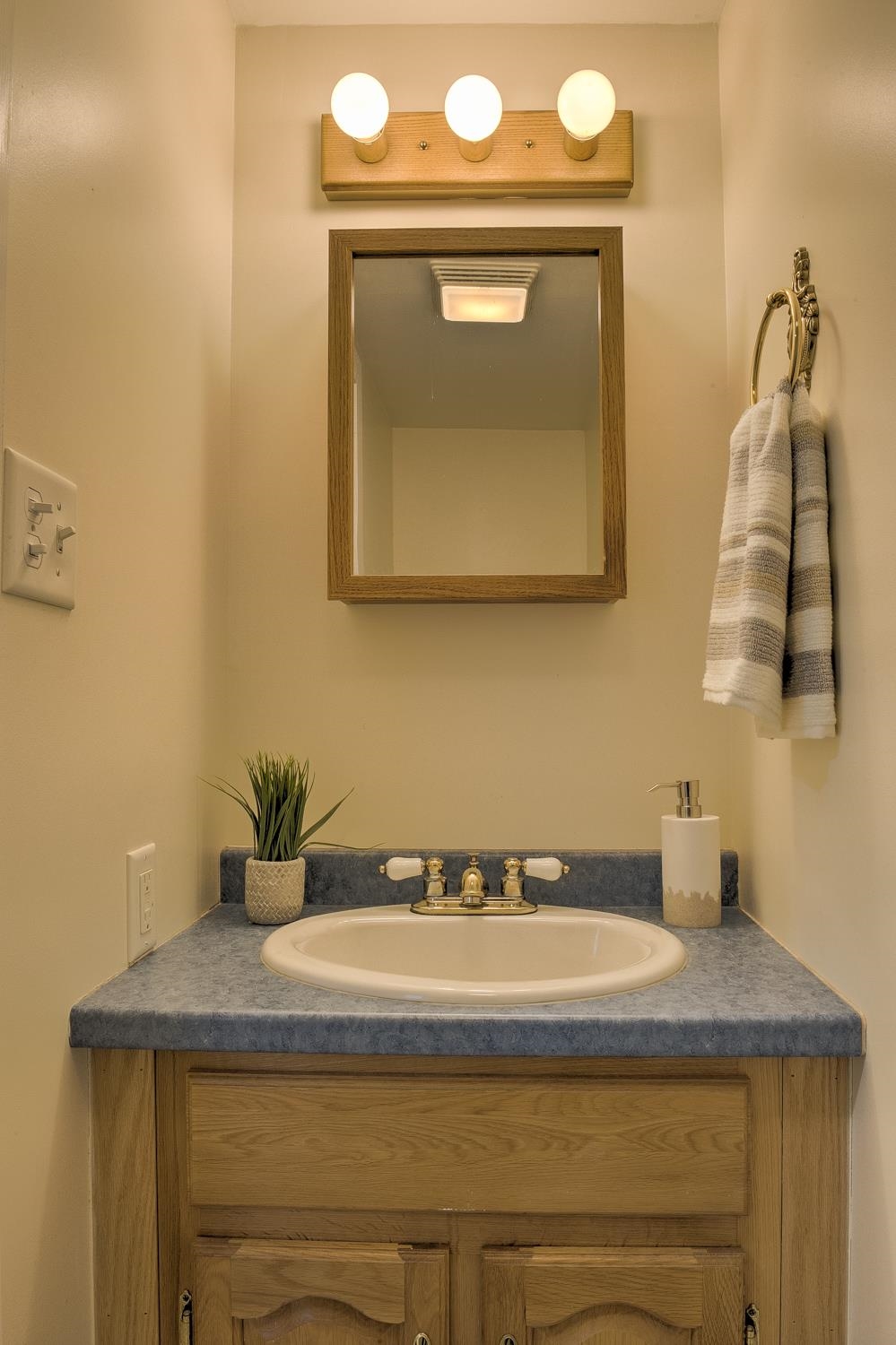 29 Russell Street Keene, NH 03431 - Photo 10 of 40 Gallery Image 10