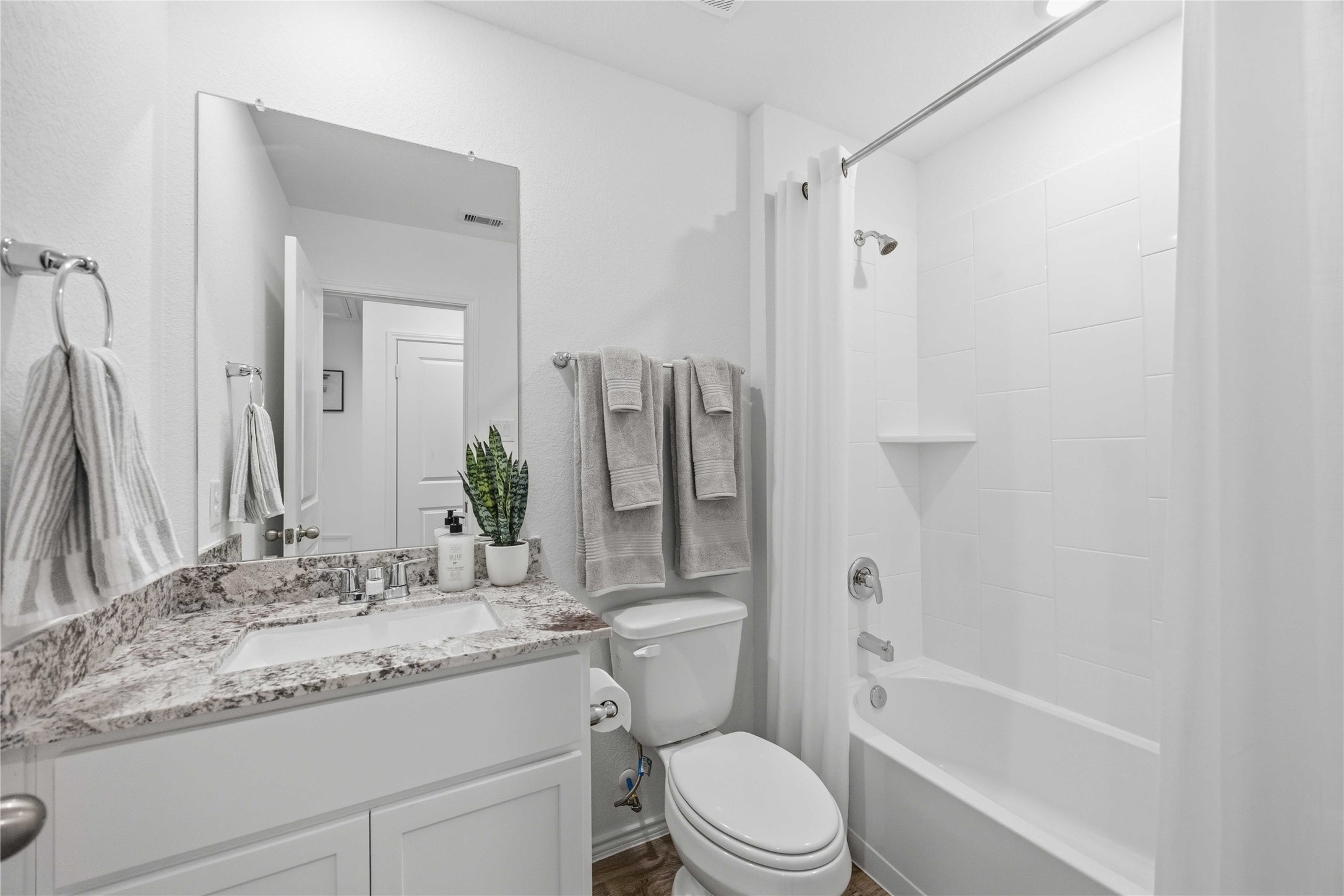6011 Pineapple Street Houston, TX 77048 - Photo 13 of 23