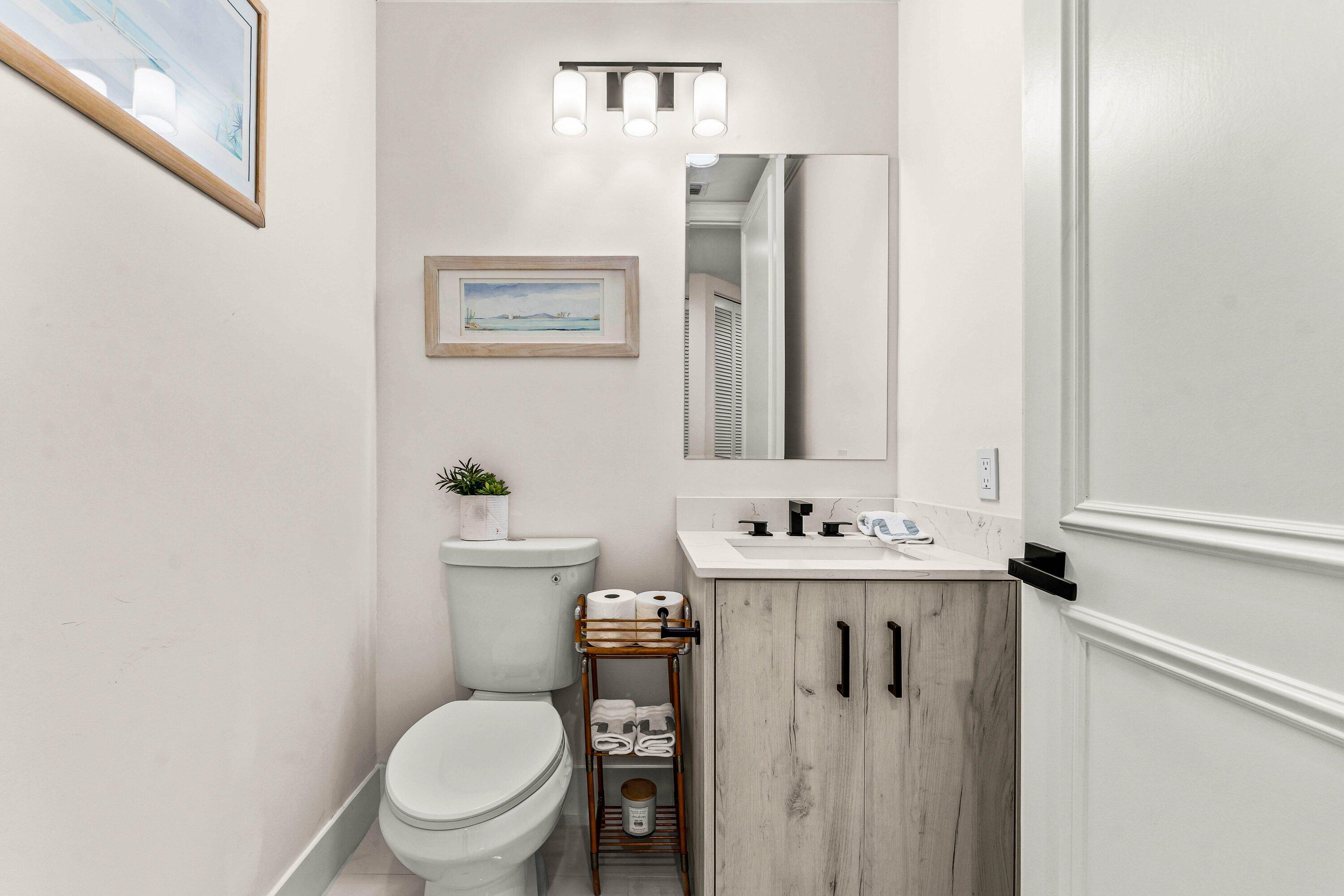 17541 Ashbourne Lane, Unit A Boca Raton, FL 33496 - Photo 22 of 45 Powder Room