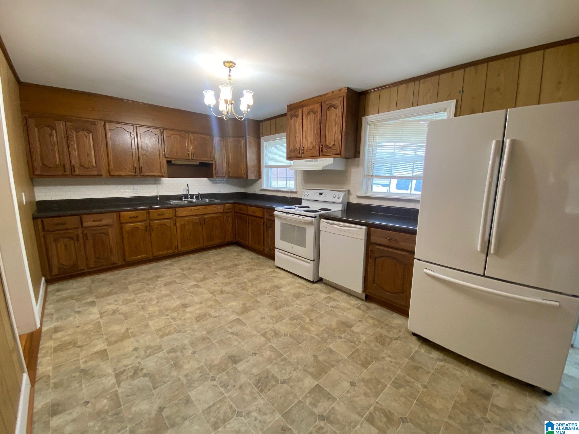 997 Sharon Boulevard Dora, AL 35062 - Photo 2 of 17
