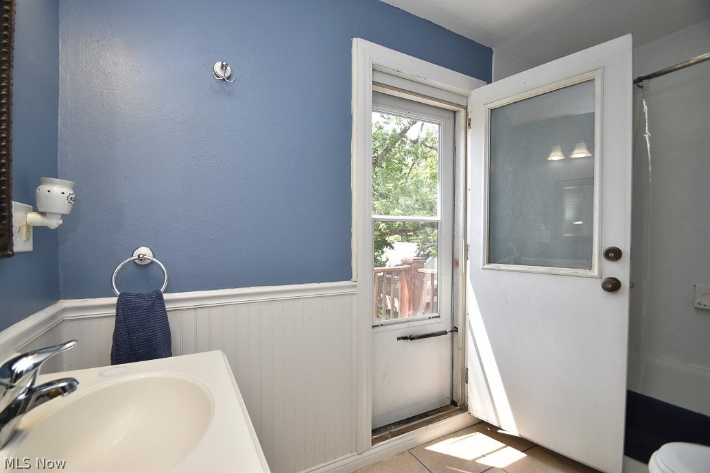 4050 Bushnell Road University Heights, OH 44118 - Photo 14 of 24 Full bath