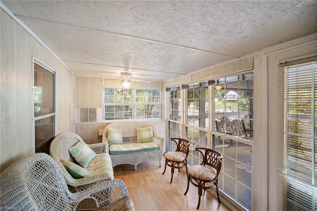 407 Riverside Drive Lexington, NC 27292 - Photo 13 of 30 Sunroom
