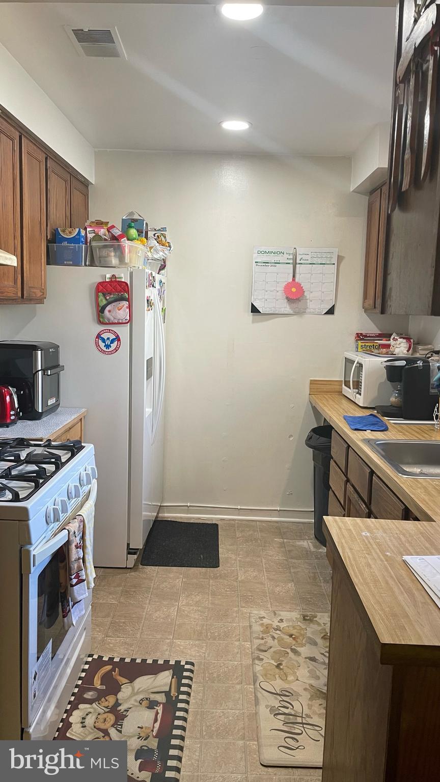 7200 Alger Road Falls Church, VA 22042 - Photo 2 of 6 Kitchen