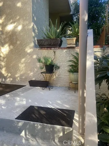 $3,500 | 5727 Etiwanda Avenue, Unit 3, Tarzana, CA 91356