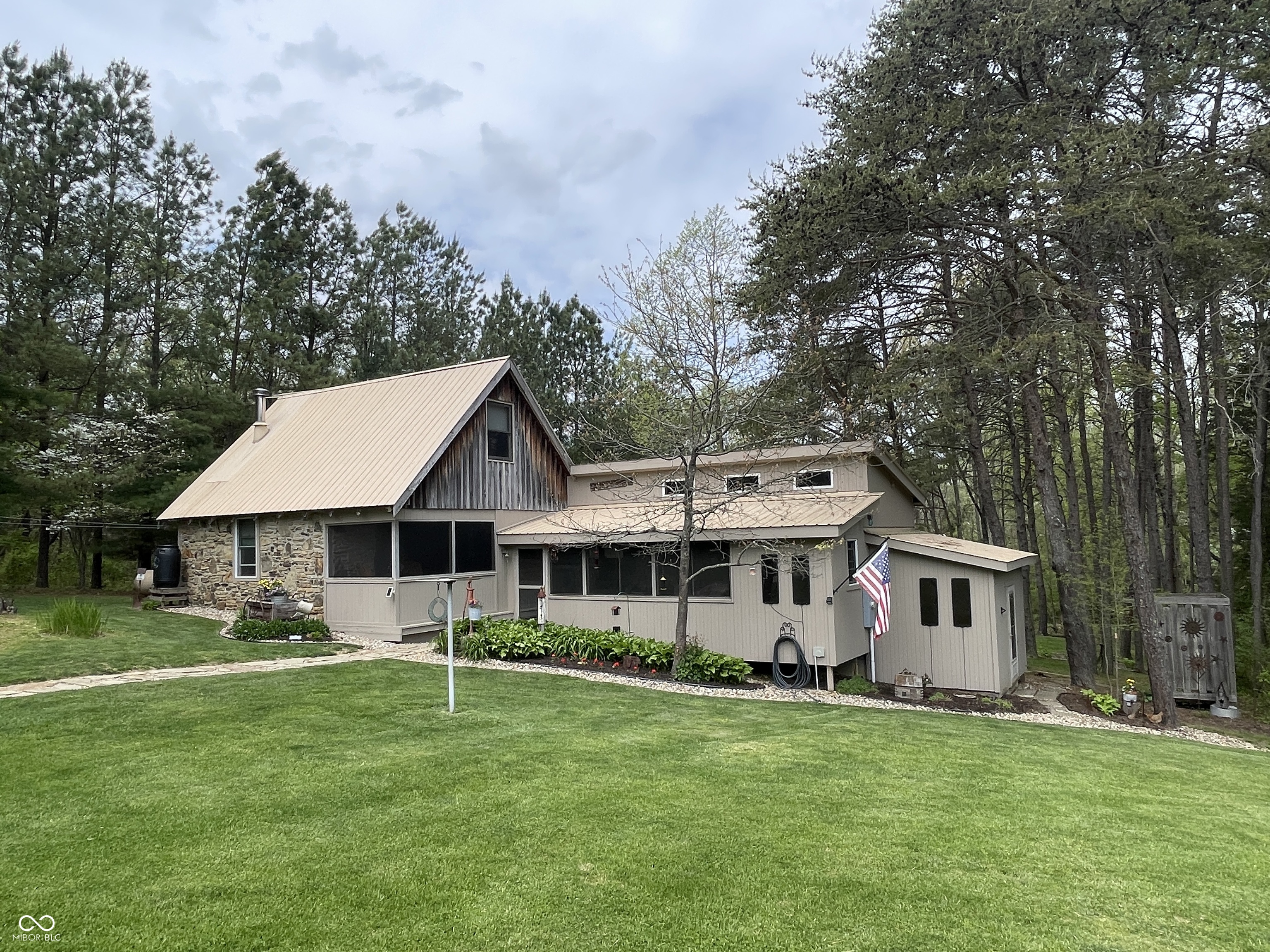 6330 Poplar Grove Road Columbus, IN 47201 - Photo 1 of 100