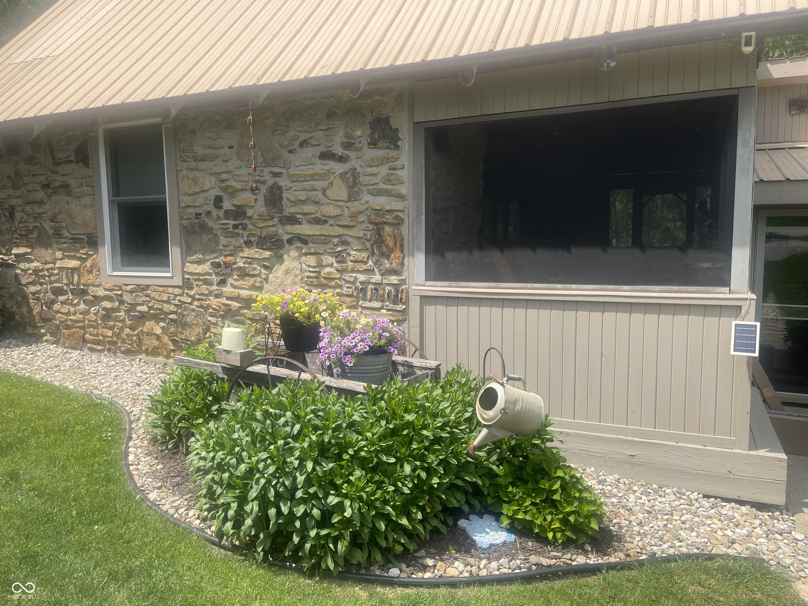 6330 Poplar Grove Road Columbus, IN 47201 - Photo 2 of 100